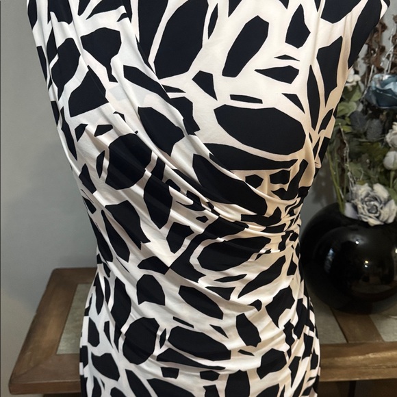 Kasper Black & Ivory Abstract Ruched Dress Size 14 Elegant Career Cocktail - Picture 4 of 9